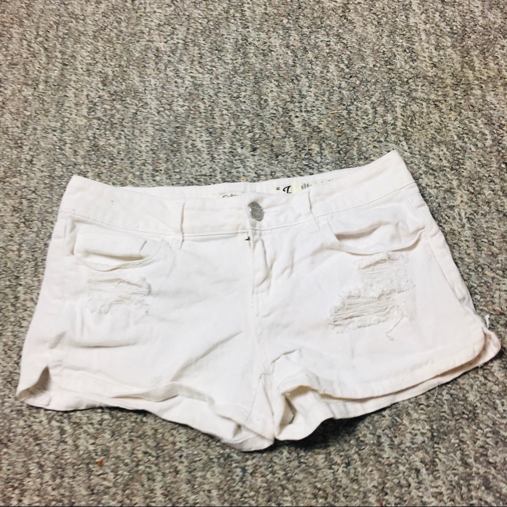 Indigo Rein Forever Denin Short Distressed White Size 7